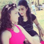 Gurleen Chopra Instagram - Gudmng every1.... Movie dekhna te movie nu bannde hoye dekhna Bahut farak hunda,,, it needs soo much patience,,Kinna acha lagda jado tuade friends tuade well wisher tuade set te aun te tuada kam dekhan how you do soo much hard work,,feel soo gud to have u on my ASHLEY movie set baby @sony_johari my BFF 😘😘 Filmcity Mumbai
