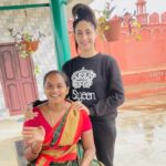 Gurleen Chopra Instagram - Meet my new friend cum cook 👩‍🍳 Shravanti 👯‍♀️ pyar hé reh jana Duniya te kuch nahi jana naal 🤷🏼‍♀️👩‍🍳