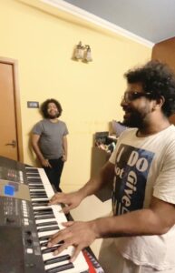 Haricharan Instagram - Madhuban mein Murli Ki Dhun 
A casual Jam with @iamnareshiyer

VC - Pavithramala Haricharan ❤️