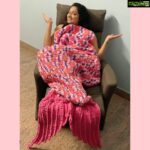 Hariprriya Instagram - ‪This winter I could only survive with this Mermaid blanket 😍 It takes a lot of effort and time!! All thanks to Amma for knitting this super cool, colorful blanket for me 😬😘 Mommie is the best ❤❤ Mommie knows the best 🤩🥰‬