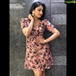 Hariprriya Instagram – Pics clicked at #ellidheillitanaka press meet yesterday 🤩  Movie releasing this Friday on Oct 11th 😎 wearing cute frock designed by @jayanthiballal 😍