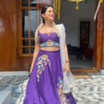 Harshika Poonacha Instagram - House warming glow ❤️❤️❤️ Thankyou to one and all for coming and blessing us 🙏🙏🙏 Wearing beautiful lehenga @sehari_priya_label Dupatta @saldanha_label #Harshihousewarming #Anugraha Virajpet, India