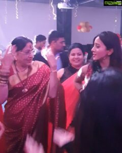 Harshika Poonacha Instagram - Dancing with the Diva ❤❤❤ The ever graceful legendary superstar #BharathiAmma 😘😘😘