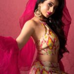 Harshika Poonacha Instagram - When you lose someone you love, you gain an angel you know 💖💖💖 Wishing you all a very Happy Dasara and I'm moving forward with my angel around me 💖 My Dad is my Angel forever 💝 To all those lovely people who stood by me, I love you and wishing you all a happy and prosperous festival 💞 #HappyDasara 🥻@nadira.couture 📸 @dlitephotos 💄 @lubna_shik N4Couture