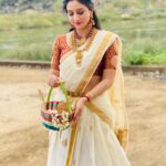 Harshika Poonacha Instagram – Feeling pretty ♥️♥️♥️
Shooting in Coorg wearing a beautiful #kerala #saree designed by @shreedesignersboutique 
Matching lovely jewellery by @waymore_priyanka 
Makeup and Hair by my darling @soverpukhrambam 
PC @malleshdeadly COORG – The Scotland Of India