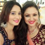 Harshika Poonacha Instagram - ನಮ್ಮ ಕನ್ನಡ ಚಿತ್ರರಂಗದ ತುಂಬ ಮುದ್ದಾದ ನಟಿ , ನಮ್ಮ ಪ್ರಿಯಾಂಕಾ ಉಪೇಂದ್ರ ಅವರು ❤️❤️❤️ @priyanka_upendra Maam 😘