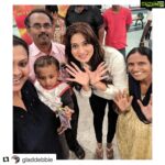 Harshika Poonacha Instagram - ❤️❤️❤️ Very nice #Repost @gladdebbie with @get_repost ・・・ A moment with @harshikapoonachaofficial . . . . . . . . . . #chitte #chittemovie #harshika #harshikapoonacha #garudamallbangalore #garudamall #garuda #kannadamovies #sandalwood #nammabengaluru #nammakarnataka #sandalwoodactress #sandalwood_official #releasingthisweek #butterfly