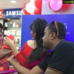 Harshika Poonacha Instagram - Super Happy to be launching #Redmi5 the compact powerhouse phone all over bangalore today... Done with 3 stores already, 4 more to goooo.....❤️❤️❤️ @redmiindia #redmi #harshikapoonacha #harshika #bollywoodmovie #movie #heroine #phonelaunch #celebrity #guest