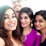Harshika Poonacha Instagram - Miss you guys... Thnx for those lovely msgs... I so wish I lived in Bombay...I miss all the funnn🤗🤗🤗 See u soon.. Happy Ugadi once again😘 @pai_napp_lee @shrav_kumar @dancewithdp