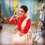 Iniya Instagram - HAPPY ONAM !!!
