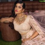 Iniya Instagram -