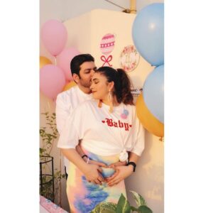 Ishaara Nair Instagram - Oh baby 👶 and this happened ❤️#justquarantinethings #ourlilworld #babyfever pic courtesy: @sowmyabalan