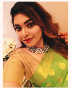 Ishaara Nair Instagram - Wedding diaries ❤️ beautiful choker necklace by @ishhaara