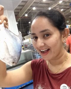 Ishika Singh Instagram - Went for sea 🌊 food shopping 🛍... I can’t tell u how happy I feel when I see those fishes in fish 🐠 market ... #fishmarket #fishmarket #fishing #fishlover