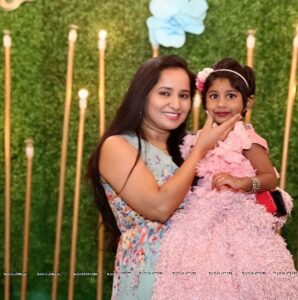 Ishika Singh Instagram - Went to her sisters bday party but couldn’t resists holding her ...#babygirl #babylove #babiesofinstagram #girly #lovelybabies #lovelybabygirl #firstbirthdayparty #firstbirthday