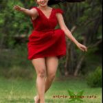 Ishika Singh Instagram - Random shot ... which turned out well #girlinred #photoshoot #artistlife #actoratwork #actorslife🎬 #telugufilmnagar #telugufilmindustry