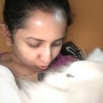 Ishika Singh Instagram - Love u to moon and back ... love u Damroo #doglovers #doglover #pawsome #paws🐾 #damroo #petlovers