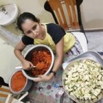 Ishika Singh Instagram - Such a tedious job to make pickle ! This is the first time am making ... Lets see how it turns out ! #pickleinprocess #picklelover