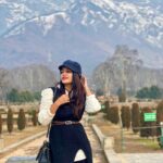 Janani Iyer Instagram – Day- 1! #kashmirdiaries❤️ 
Outfit- @thehazelavenue Kashmir