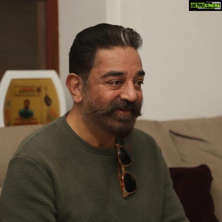 Kamal Haasan Instagram - அறுவைச் சிகிச்சை வெற்றிகரமாக முடிந்தது. ஸ்ரீ ராமச்சந்திரா மருத்துவமனை அணியினருக்கு நன்றி. காயம் ஆறும் வரை இணையத்தில் நடமாட்டமும், உங்கள் இதயத்தில் உறவாடலும் தொடரும். மக்களின் அன்பே மருந்து. விரைவில் நேரில் சந்திப்போம்.