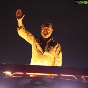 Kamal Haasan Instagram - இதுகாறும் 'அம்மா ஆட்சி' என்றே முழங்கிக்கொண்டிருந்தவர்கள் மீண்டும் புரட்சித் தலைவரின் பெயரைப் புழங்க ஆரம்பித்திருக்கிறார்கள். மகிழ்ச்சி. 

எதிர்க்கட்சிகள் கேள்வி கேட்கும் முன்னரே, அவரவர் குவித்த சொத்துக்களுக்கு கணக்கு காட்டச் சொன்னவர் வாத்யார். காட்டுவீர்களா? 

ஒரே நாளில் 10 அமைச்சர்களை டிஸ்மிஸ் செய்தவர் எம்.ஜி.ஆர். ஊழலில் சாதனை படைத்தவர்களை நீக்க துணிச்சல் உண்டா?! 

#நான்_கேட்பேன்