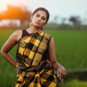 Lakshmi Priyaa Chandramouli Instagram - Sunday Special :) Shot for @va_di_vu 
Photo by @jenson_16 
Production house @filmbery_ 
Make up by @vadivucosmetics
