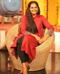Lakshmi Priyaa Chandramouli Instagram - Watch @zeetamizh today at 2.30 pm to know a bit more about #Karnan and all that has gone into making this beautiful film. We, the Karnan team had a good time doing this. Hope you enjoy! 
📸@tic______tac____ 
Jewellery: @tokakoka.studio 
.
.
.
.
.
#Karnan #KarnaninPurappaadu #KarnanArrivesOnApril9 #OneWeekToGo #Grateful #KarnanPromotions #TokaKokaStudio #ActorsLife #Excitement #Release #LakshmipriyaaChandramouli