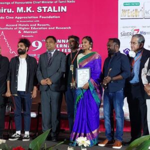 Lakshmi Priyaa Chandramouli Instagram - Very happy to announce that #SivaranjaniyumInnumSilaPengalum won the BEST FILM award at the 19th Chennai International Film Festival and I won the SPECIAL JURY award for my performance in the film. This is my first ever award for film acting and firsts are always special. A big thanks to the jury for these awards and huge huge thanks to my director @directorvasanth.official sir for believing me and for giving me Sivaranjani 🙂🙏 Congratulations to the other winners too! 

P.S. It does feel nice to be recognised for one's craft 😊

#BestFilmAward #SpecialJuryAward #FirstAward #FirstIsSpecial #BestPerformanceAward #Gratitude #Sivaranjani #ActorsLife #Recognition #CIFF #LakshmipriyaaChandramouli #ActorsLife #FirstOfMany #2022