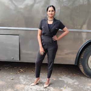 Lakshmi Priyaa Chandramouli Instagram - Dressed up for #Karnan audio launch with so much excitement. Really really can't wait to watch this film! Just listening to everyone who has seen the film talk about it is giving me adrenaline rush. Haha.. Phew! Waiting eagerly for April 9th! This is awesome 😀 
.
.
.
📸 Caravan anna Gokul
Clothes, make up, hair and styling by me with expert consultation by @studiodaksh 
Jewellery: @tokakoka.studio (I'm in love with this page. They have one of the best collection of jewellery I've seen. Very very good looking and in trend stuff!)
#Karnan #KarnanAudioLaunch #KarnanMovie #ActorsLife #LakshmipriyaaChandramouli #KarnanArrivesOnApril9 #ExcitedMax #Gratitude #GoodtimesAhead