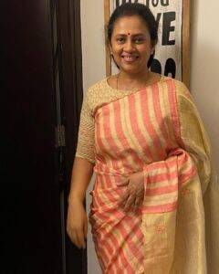 Lakshmy Ramakrishnan Instagram - Thank you all for the generous compliments😍😍 I started my weight loss regime only for health reasons, last one year was not very good on the health front. I feel much better after losing few kgs

There are many who wanted to know how I shed the extra kgs, here is what worked for me, my neighbor and good friend Dr Leena was the inspiration and she gave me some tips :

Dinner at 7 pm , preferably low carb diet and lot of pulses and paneer , veggies since we r vegetarians, non vegetarians have more options . I have breakfast after 12 to 15 hrs after dinner . This  worked for me, lost around 8 kgs without starving and obsessing on exercise. It happened over a period of 6 months which I feel is good 👍