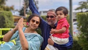 Lakshmy Ramakrishnan Instagram - Photo shoot Sunday
Theme- #TNElections 
Makkalukku Nallathu Nadantha OK👍