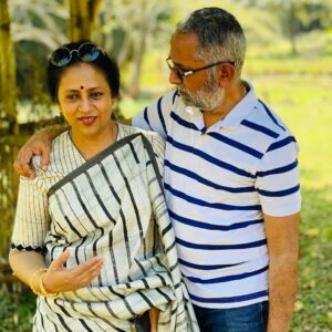 Lakshmy Ramakrishnan Instagram - We kept talking and Rakesh, a professional photographer who was there in the resort with friends, kept clicking 😍