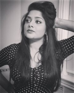 Madhumila Instagram - Lockdown parithapangal! 
Dress up...click a picture...enjoy your own image!