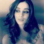 Madhuurima Instagram - Nashville?? #nashville #hue #blue #selfie #homeshot #quarantinelife #candid #photography #shotoniphone #iphonex #selfie #bollywood #nyrabanerjee #captured #summershots #desired