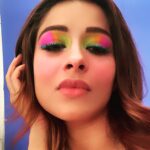 Madhuurima Instagram - Love the spunk ! Love yo colours jus the way my life is colourful ! #colours #coloursoflife #picoftheday #actor #divyadrishti #lovememes #eye #colourpallete #instafilters #makeup #selflove #coloursoflife #chakras #peach #lips