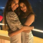 Madhuurima Instagram - Sistaas!!! All in glitzzz and shimmerzzzzzz @sana_sayyad29 #party #glitter #shimmer @abcelestialfloatel #buddies #starrynight #glam #glitzandglam #cruise #dineout #birthday #fandemand