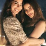 Madhuurima Instagram - Sistaas!!! All in glitzzz and shimmerzzzzzz @sana_sayyad29 #party #glitter #shimmer @abcelestialfloatel #buddies #starrynight #glam #glitzandglam #cruise #dineout #birthday #fandemand