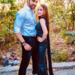 Madhuurima Instagram - When buddies swag in black, smile with the moves and glow under the sunbeam ! They shine @adhvik_official we rock the black look #divyadrishti #rakshit #divya @starplus