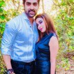 Madhuurima Instagram - When buddies swag in black, smile with the moves and glow under the sunbeam ! They shine @adhvik_official we rock the black look #divyadrishti #rakshit #divya @starplus
