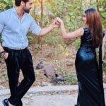 Madhuurima Instagram - When buddies swag in black, smile with the moves and glow under the sunbeam ! They shine @adhvik_official we rock the black look #divyadrishti #rakshit #divya @starplus