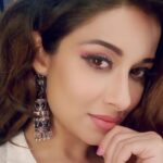 Madhuurima Instagram - Thank u somuch @regalia_ornaments for this lovely set of jewellery. They compliment my look so well and lifts me up. #brands #jewellery #junk #junkjewellery #love #nyrabanerjee #divyadrishti #bollywood #starplus #pinkvilla #actors #shoot