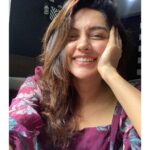 Mahima Nambiar Instagram - Negative Negative Negative 💪🏻 And that’s my post Covid Smile 😁 So guys I had tested positive for covid-19 nine days ago. First three days were not easy but then every day got better. Thanks to god , my doctor and my family & friends🙏🏻 Now dealing with the after effects of it 🙄😵‍💫😏 So mask up guys!! Stay safe !! #postcovidsmile #maskup #quarantinelife #testednegative #backtolife #resumework #staystrong #staysafe