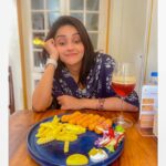 Mahima Nambiar Instagram - Dear Food, I think I love you ❤️!! Yes we think we are in love🍲 #goodfood #foodlove #iseeyou #foodgoals #cranberrytea #eyesonthefries #brunch