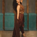 Misha Ghoshal Instagram - To all the Women who fly with their wings ❤️ wish u all a very Happy Women’s Day 🥰 Stay strong 💪🏼 spread love ❤️ Shot for @labelmana In frame @meesha.ghoshal Photography @infinity_skylight Jewelery @manjushaa_jewelry Makeup @themystiquekohl Design & Styling @mey.pandian Assisted by @niki_dili @akshayaa.ven Location @tattva_thestudio