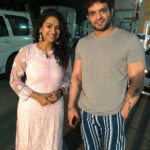 Misha Ghoshal Instagram - With my dad’s fav actor @karan9198 #yehhaimohabbatein 😁