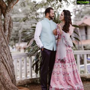 Miya George Instagram - I just realised..All the tym I was looking at u nly my ❤

Bridal wear : @labelmdesigners
Events & Decor : @labelmsignatureweddings_
Photography: @studio360byplanj
Makeup : @unnips
Hair : @femy_antony_makeup_artist