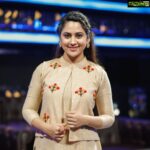 Miya George Instagram - Hope u all liked our today’s episode of D5 Junior. Thanks Madonna Sebastian for the love 💕 Costume courtesy: Naira Pic courtesy: @umeshpnair