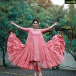 Miya George Instagram - Wearing @labelmdesigners always makes me comfortable nd elegant. In love with this extremely comfortable flared salwar . Love this colour too 💕 Makeup : Sangeeth Pic courtesy: @pranavraaaj
