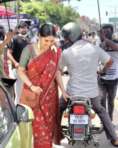 Nandha Durairaj Instagram - From the shooting spot of #Vishal32.
After 9 Years actor @actorvishalofficial
& actress @thesunainaa Pairing up for #Vishal32 under our
@rana_productions_
@actorramana_official @nandaa_actor @dir_vinothkumar @balasubramaniem_dop @samcsmusic @dhilipaction @harikr_official @johnsoncinepro @baraju_superhit @ajay_64403