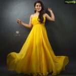 Nandini Rai Instagram - When everything goes to hell the people who stand by you without flinching they are you family . . Photo click : @chinthuu_klicks Makeup : @makeup_by_sb . #yellow #picoftheday #photo #tbt #nofilter